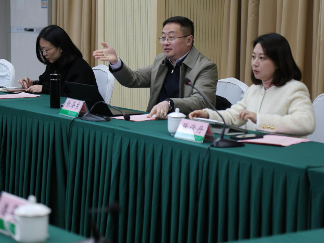 学校党委副书记张海东一行深入我院调研指导学生工作