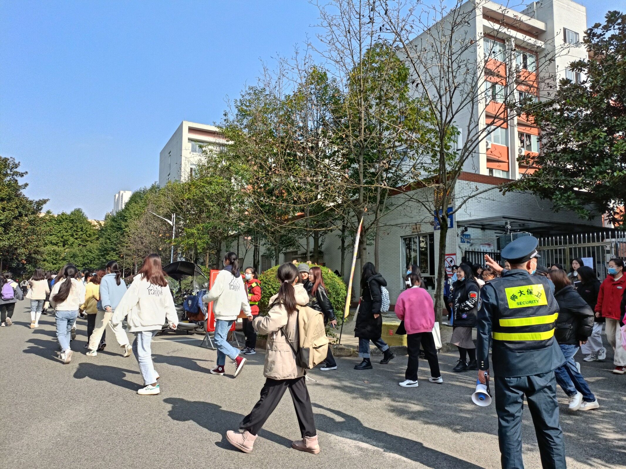 疏散.jpg 疏散.jpg
